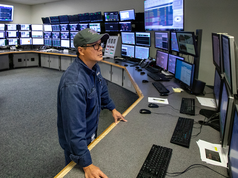 Hung Nguyen in control room at Deer Creek Station